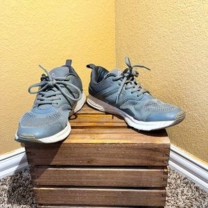 Size 8.5 FILA Sneakers